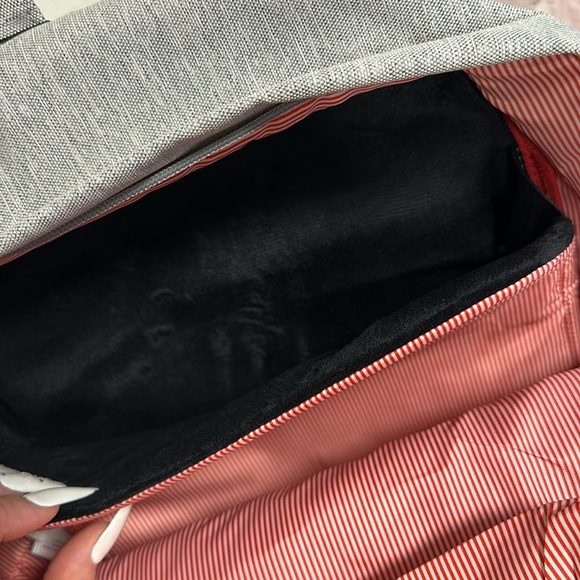 Sold - BNWT Herschel Backpack - Picture 6 of 7